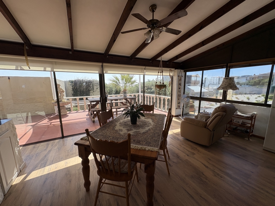 4 Bedroom Property for Sale in Pearl Bay Western Cape